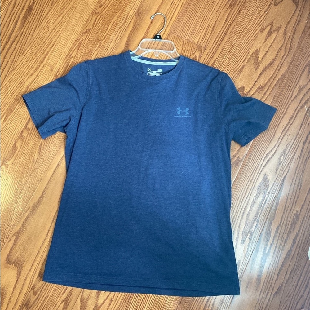 Under armour short sleeve shirt